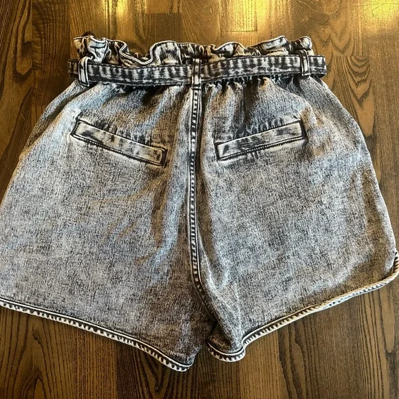 NWT Women’s ALL SAINTS Dale Shorts Snow Black Size 32 - Picture 2 of 6